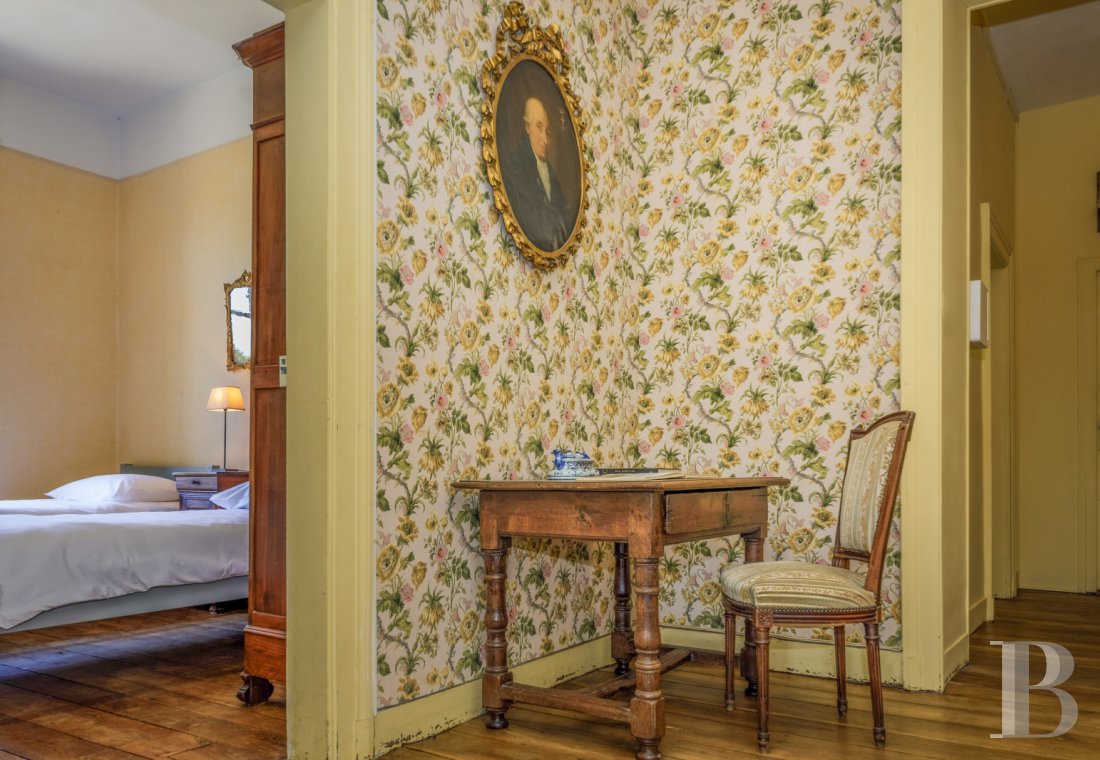 A 19th-century château dominating the surrounding landscape, south of Limoges in Haute-Vienne - photo  n°14